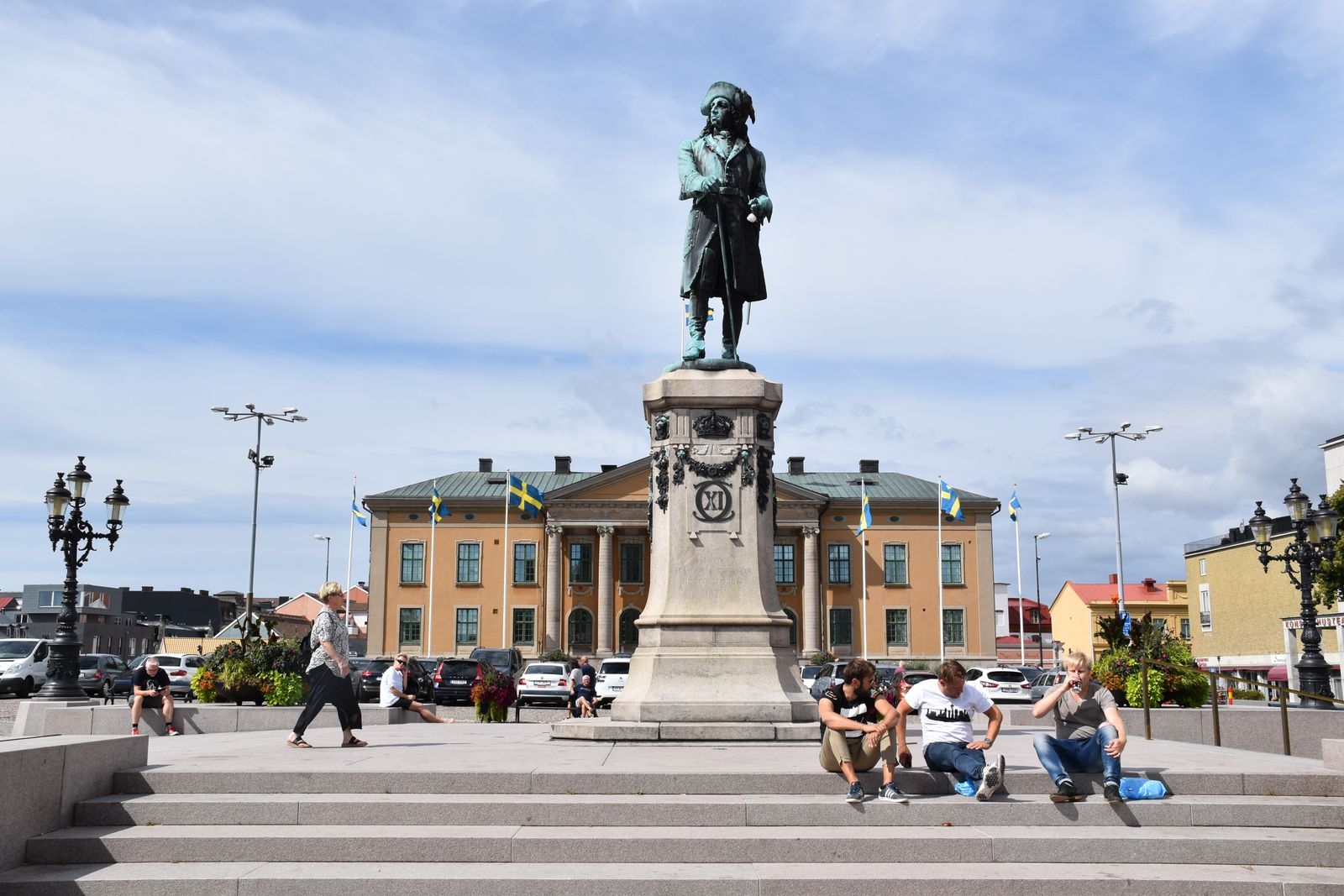 Staty av Karl XI på Stortorget i Karlskrona