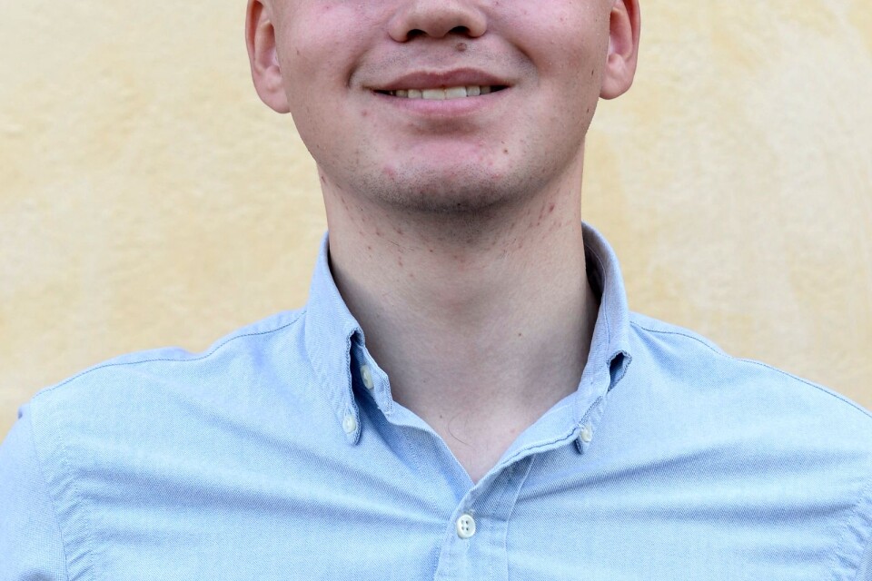 Gustav Pettersson, 20 år, är Ungsvenskarnas kontaktperson i Kronoberg, motsvarade distriktsordförande, men har just beslutat att ta en paus från uppdraget. Han gick i våras ut gymnasiet men är nu arbetslös. Som nummer sju på SD:s lista har han chans att få en plats i kommunfullmäktige.