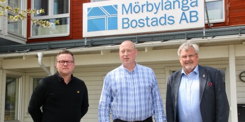 Mörbylånga Bostads vd Jonas Everbrand lämnar sin post vid årsskiftet. Här flankeras han av ”politiken”, vice ordförande Carl Dahlin (M) och ordförande Lars Stjernfelt (S).