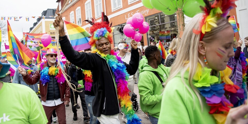 Se om du kom med på bild vid Prideparaden i Växjö
