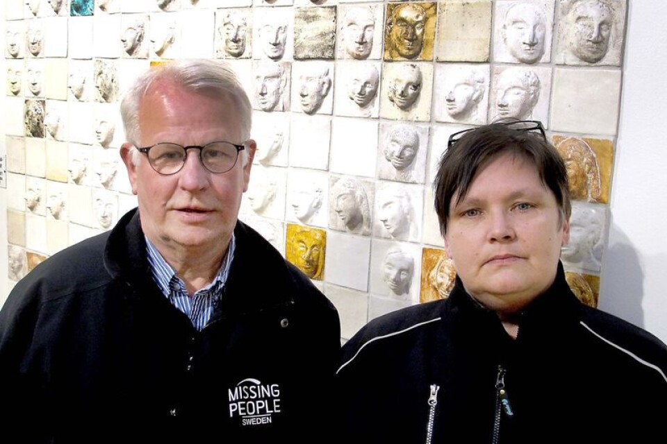 Christer Ågren och Christina Hjalmarsson säger att Missing Peoples motto är att aldrig ge upp, så länge anhöriga vill att de fortsätter att leta.