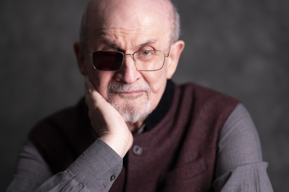 KnivSalman Rushdie