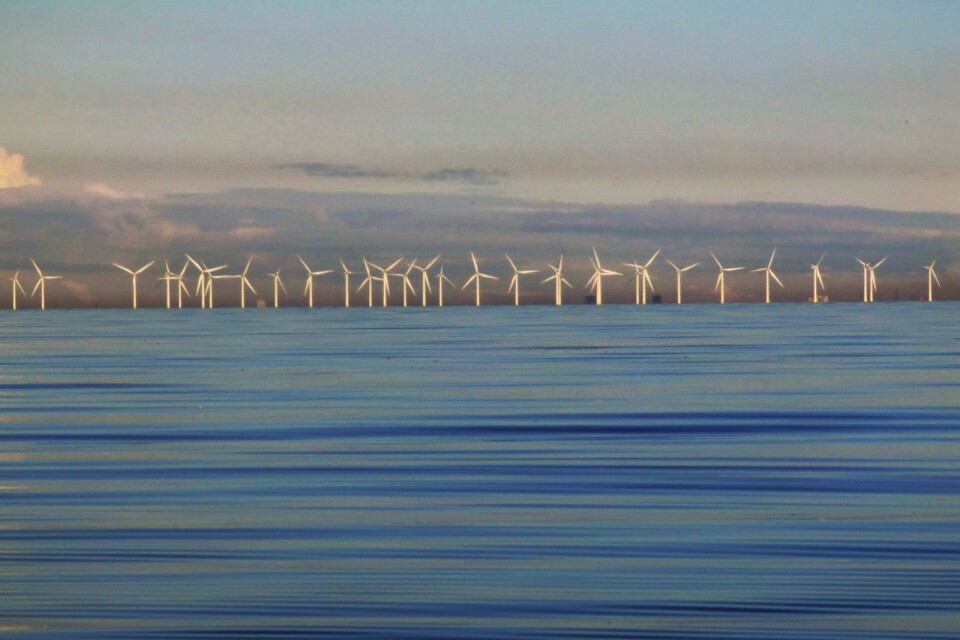 Det finns en otillräckligt utnyttjad resurs i den havsbaserade vindkraften, skriver tre centerpartistiska regionpolitiker.