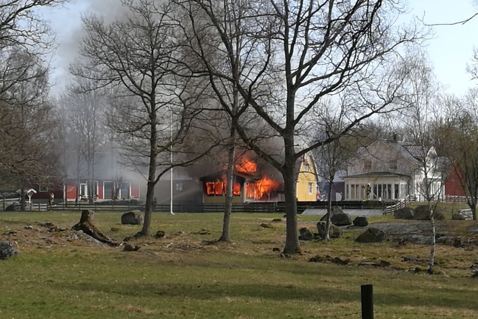 Räddningstjänsten ryckte ut för en villabrand i Bredagöl mellan Kättilsmåla och Jämjö under onsdagen.