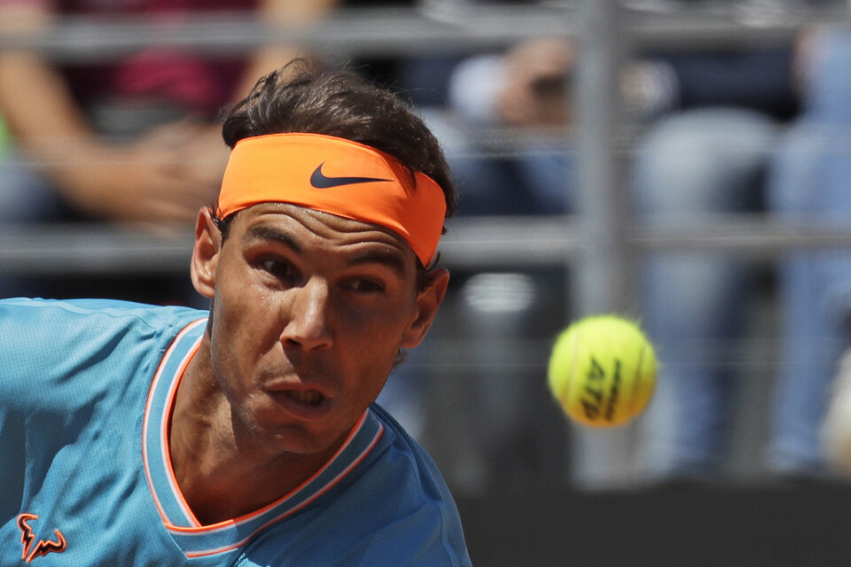 En fokuserad Rafael Nadal tappade endast två game på två matcher under torsdagen.