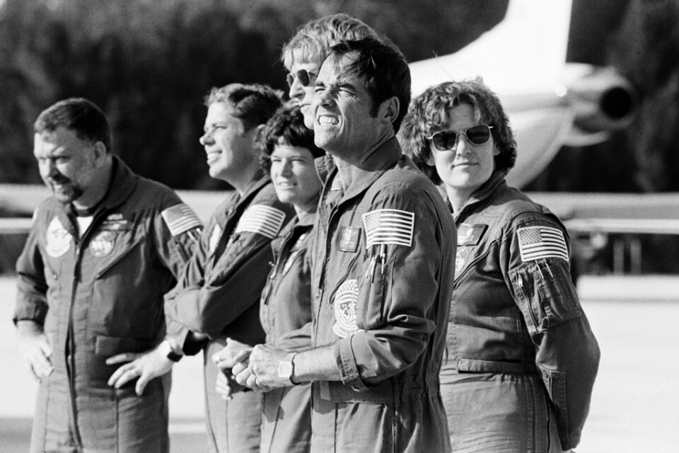 Kathy Sullivan (med solglasögon) med sina rymdkollegor 1984. Arkivbild.