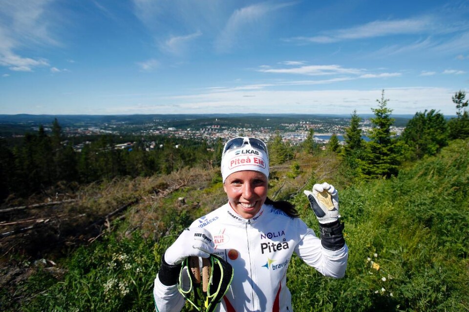 Efter sina fyra VM-medaljer i Falun har Charlotta Kalla inget mästerskap att se fram mot kommande vinter. I stället hägrar en titel - och den svenska skiddrottningens mastigaste tävlingssäsong hittills. En mästerskapsfri säsong innebär att fokus för län