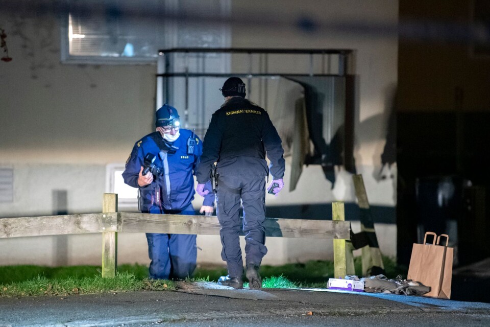 Det var på onsdagskvällen som något detonerade och sprängde sönder en balkong på Göingegatan. Ingen person kom till skada, men händelsen ledde till en stor polisinsats. Bland annat var Nationella bombskyddet på plats.