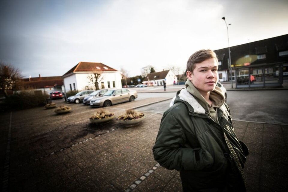Pelle Svensson, 16, är glad för att hans mamma plockade ut prylar hemma och gav till den drabbade familjen. ”Det är ju fett synd om dem”.