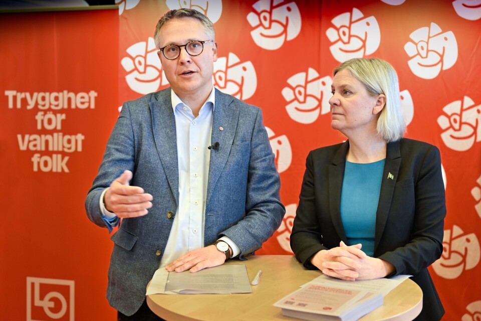 STOCKHOLM 20240520Socialdemokraternas partiordförande Magdalena Andersson tillsammans med Johan Danielsson, S-kandidat till Europaparlamentet.Foto: Jonas Ekströmer / TT / kod 10030