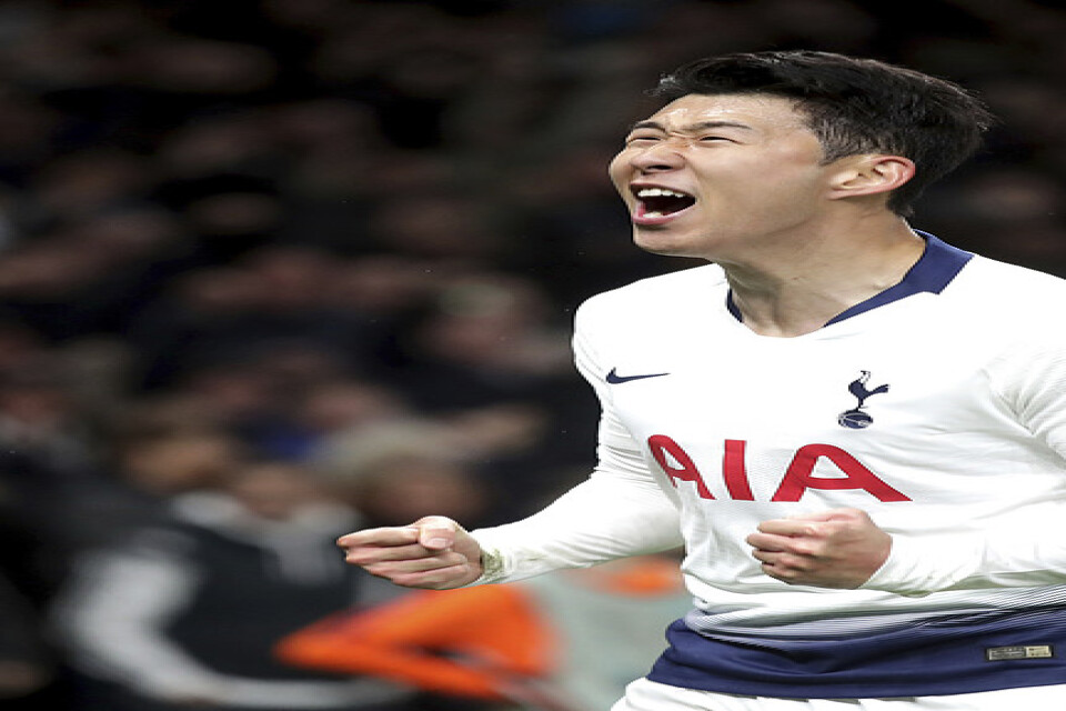 Son Heung-Min firar sitt viktiga mål mot Manchester City.