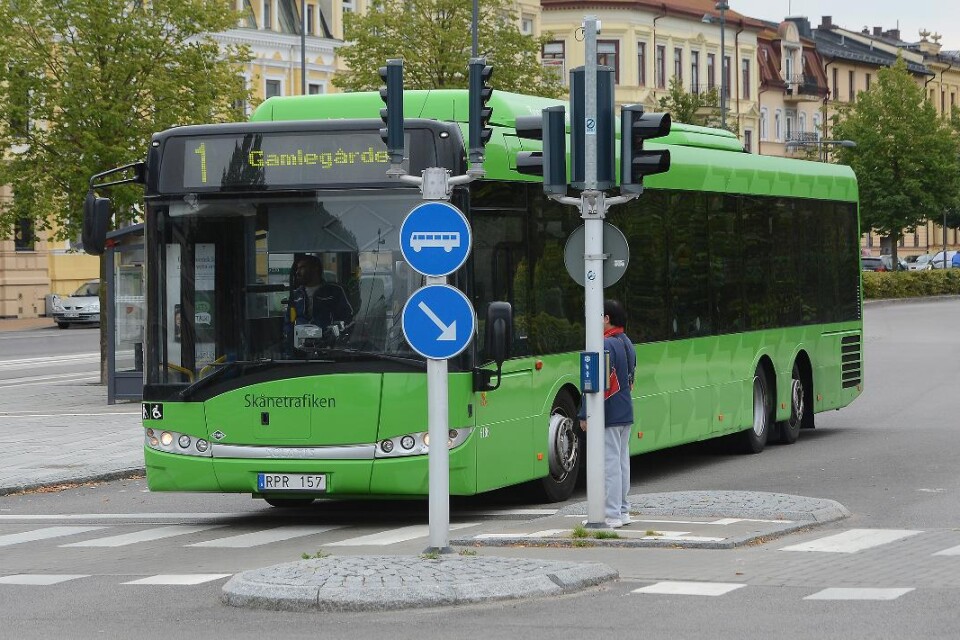 Skånetrafiken svarar på kritik angående betalningen på bussarna.