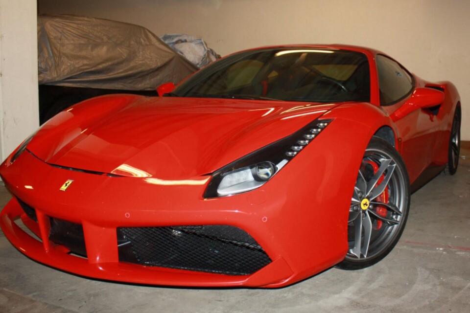 Affärsmannens före detta Ferrari som har sålts av Kronofogden.