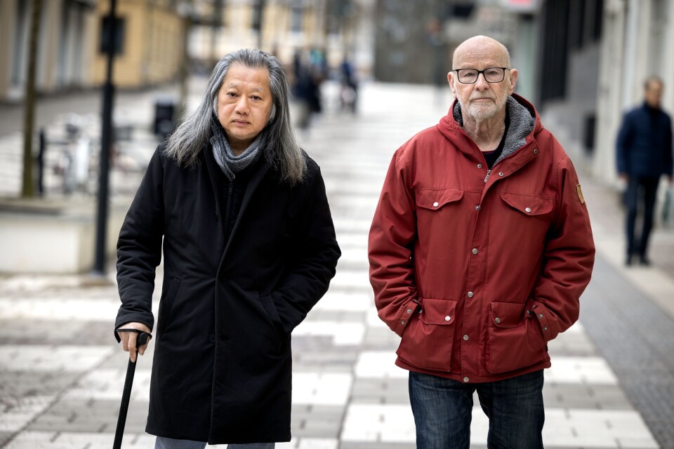 Deras vägar korsades för 40 år sedan när Thanh Trung Dang kom som båtflykting till Sverige. Nu hjälper den pensionerade arkitekten Rolf Möller sin vän att försöka få till ett fungerande liv.