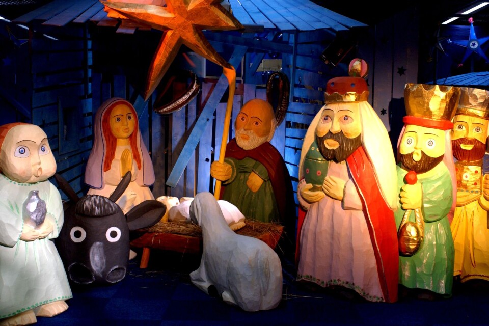 Julkrubba, med Maria, Josef, Jesusbarnet och de tre vise männen.