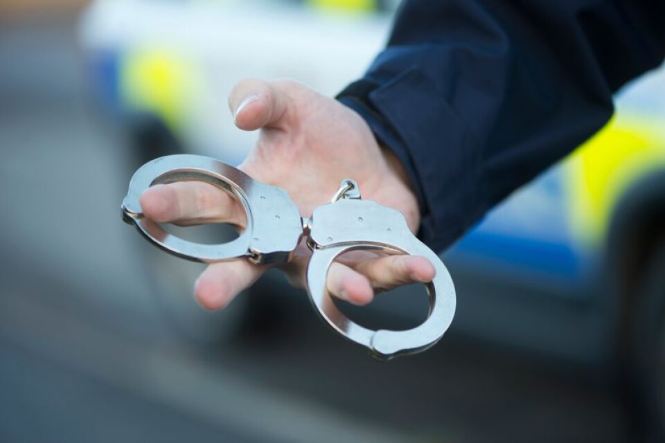 Polisen grep en man i centrala Ystad misstänkt för olaga hot.