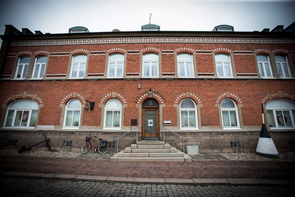 Skribenten vill se att Victoriasalongen placeras i Sjöfartsmuséets lokaler.
