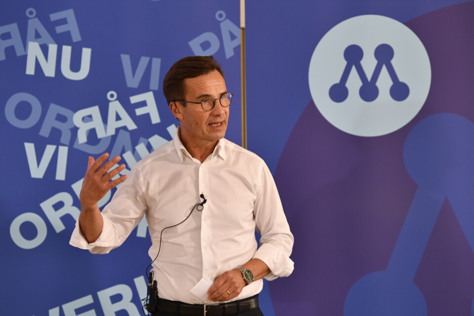 Moderaternas partiledare Ulf Kristersson vid pressträffen efter sitt tal i Strängnäs under söndagen.