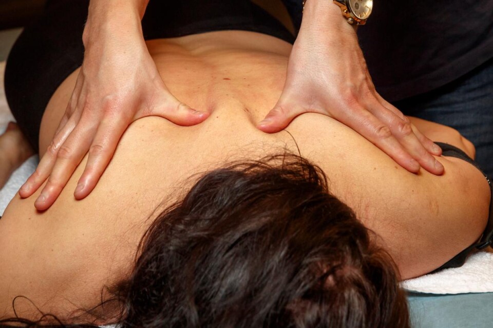 Massage sker ofta på plast, menar insändarskribenten.