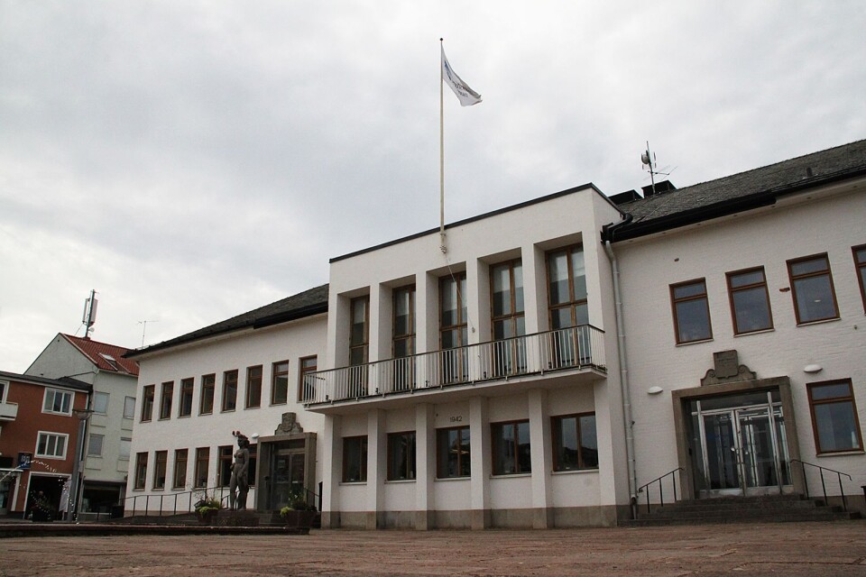 ”I det nya kommunhuset? Var flnns det?” undrar insändarskribenten. På bilden Borgholms stadshus.