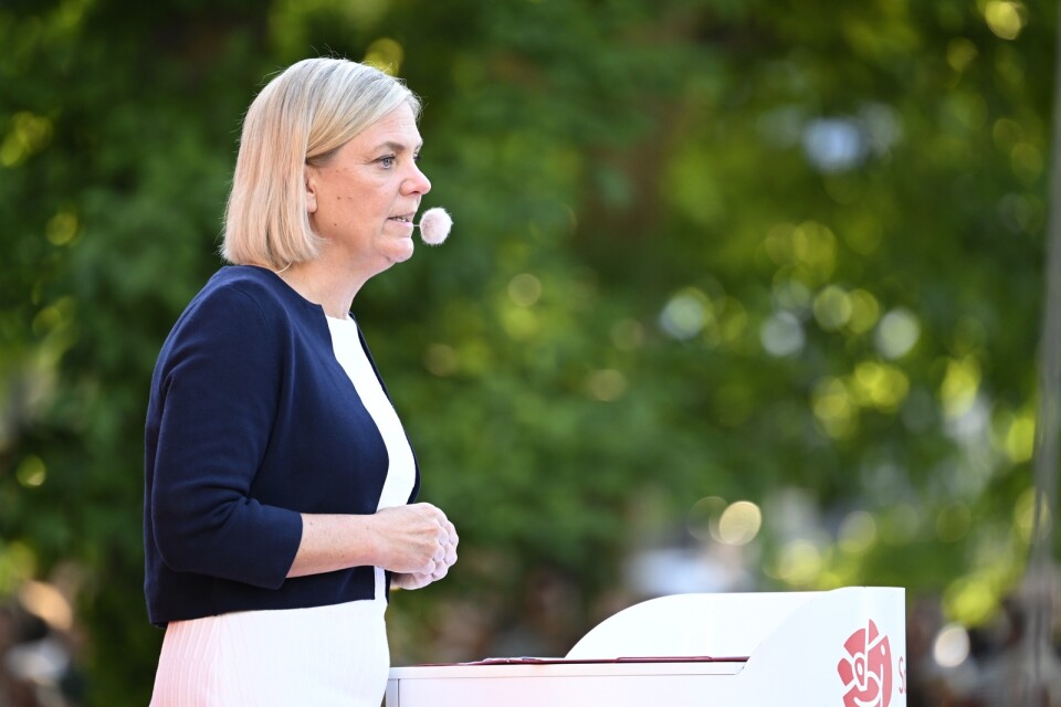 Vi börjar ana konturerna av valrörelsen 2026. Bild: Socialdemokraternas partiledare Magdalena Andersson talar under politikerveckan i Almedalen.