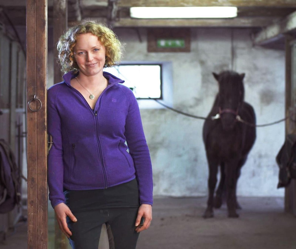 Jennifer Erlandsson, som tidigare drivit en hästgård i Bredinge, var med i Bonde söker fru, 2016.