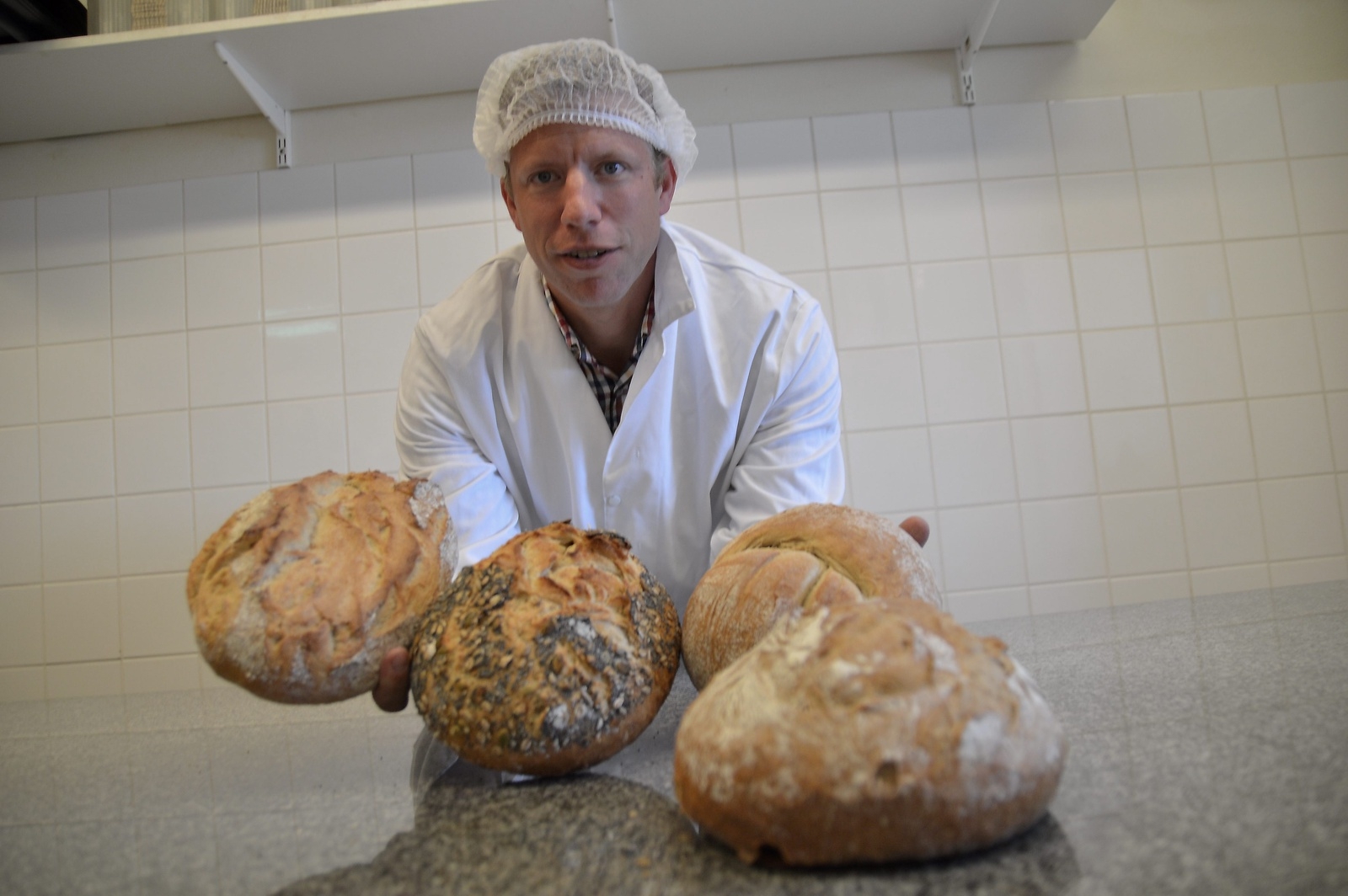 Henrik Oredsson är vd och kvartsägare i Sturebröd. Han tror på det lokalproducerade bageriet.