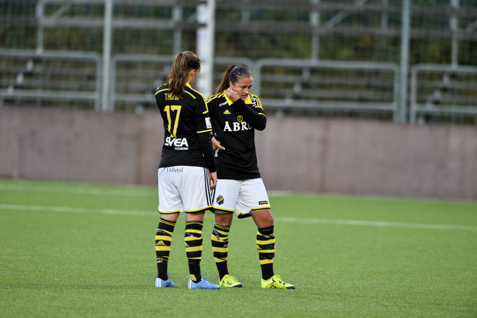 AIK-damernas tränare följer inte med laget upp i damallsvenskan. Arkivbild.