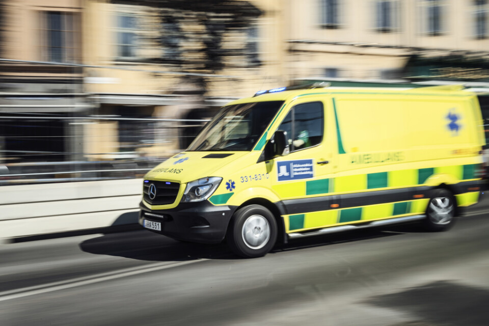 En man i 45-årsåldern fördes med ambulans till sjukhus efter ett bråk i Rosengård i Malmö. Arkivbild.