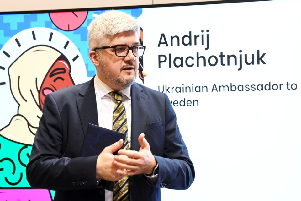 Ukrainas ambassadör i Sverige, Andrij Plachotnjuk, vid invigningen av Bokmässan.