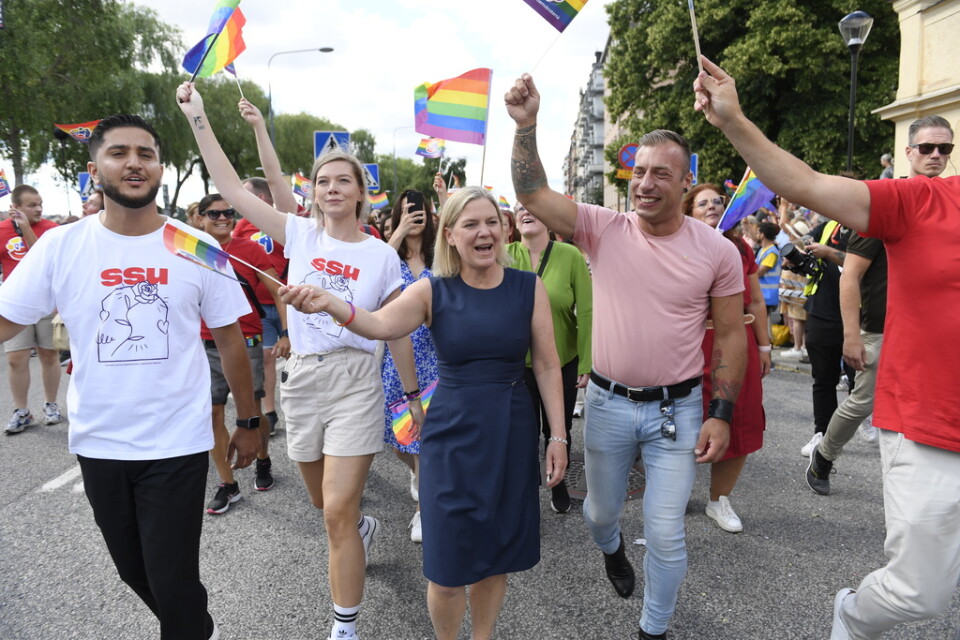 Statsminister Magdalena Andersson (S) var en av många politiker som gick i årets prideparade i Stockholm.