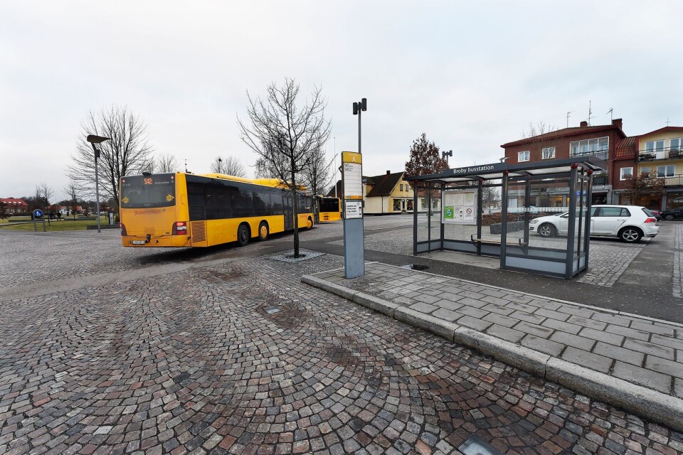 Busstationen i Broby får inte övervakas med kamera, enligt ett nytt beslut. Däremot får kommunen rätt att sätta in ordningsvakter.