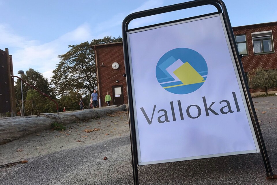 Valskylt utanför vallokalen i Edenryd, Bromölla kommun.