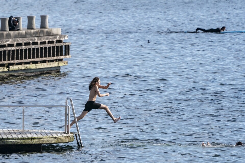Det är populärt att bada i Öresund – här i Malmö. Bild från i april.