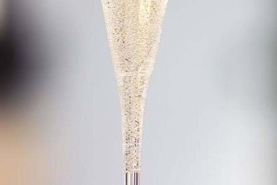 Samtliga glas i Divine har på en del av glaset inbränd iskristall. Här ett champagneglas.