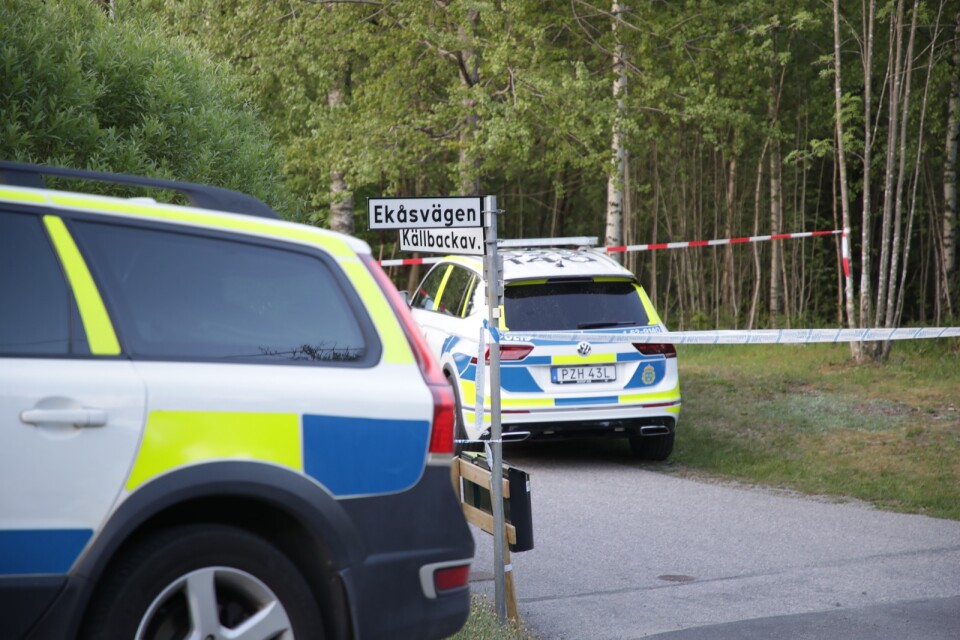Polisavspärrningar från när det ultralätta flygplanet kraschade utanför Borås i början av juni.