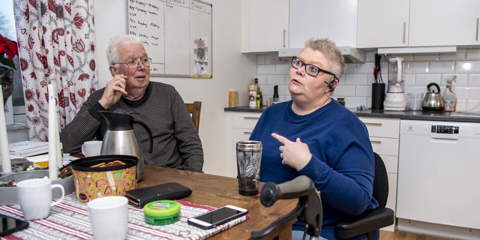 Rörelsehindrade Ann-Louise får inget trygghetslarm – kommunens lösning: Bli sjukpensionär