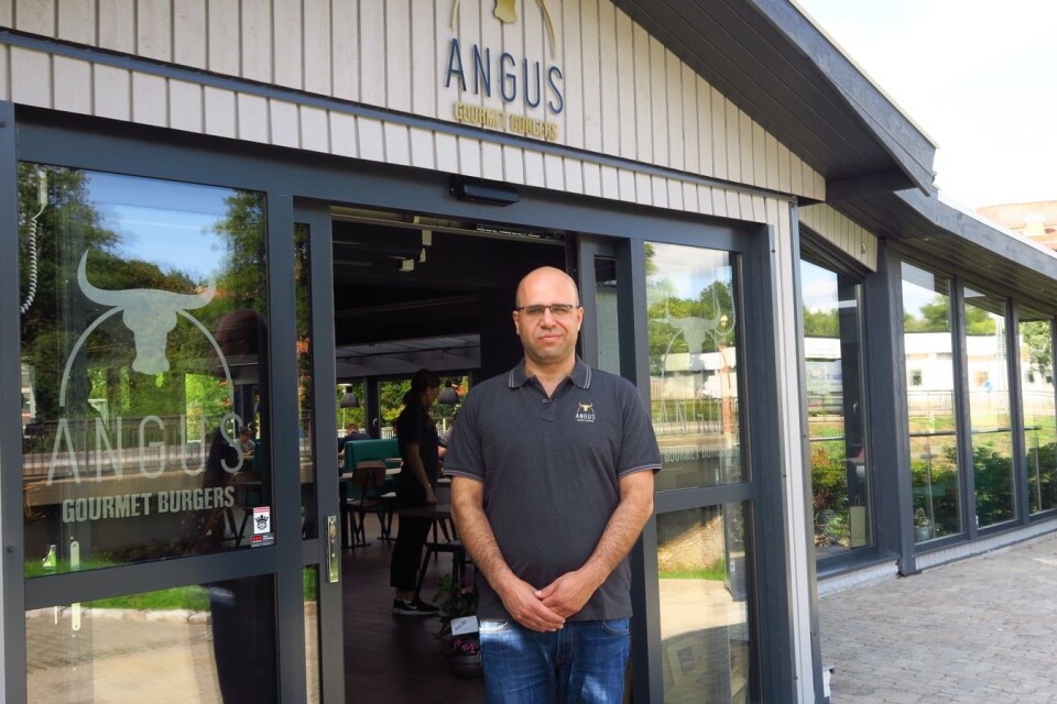 En nervös ägare slår upp portarna till Angus hamburgerbar