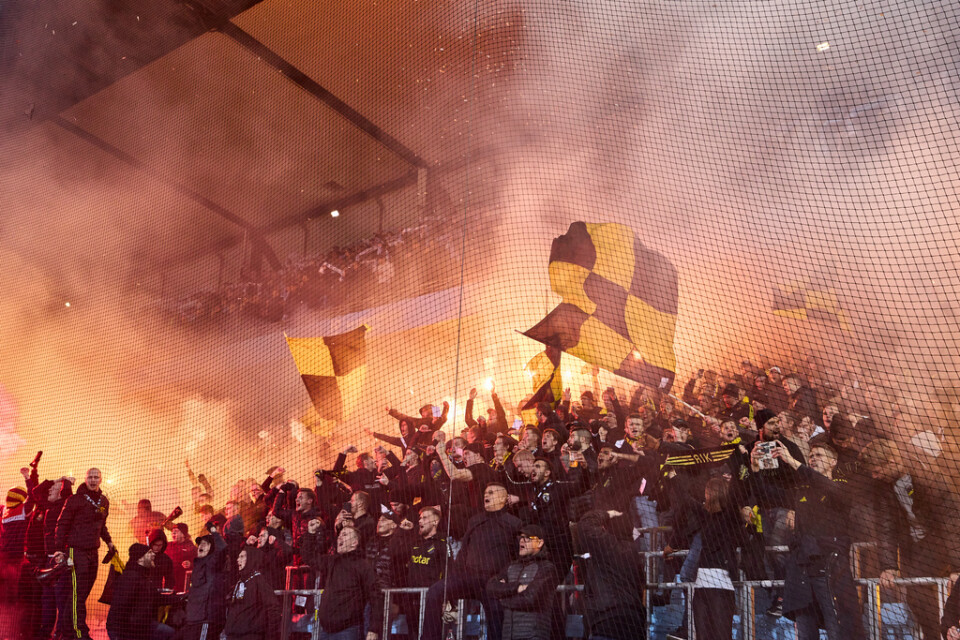 AIK-fans på läktaren under förra veckans bortamatch mot Malmö FF.