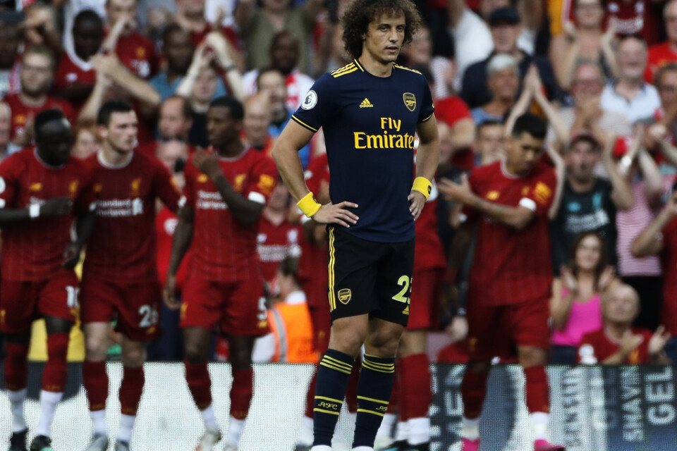 David Luiz deppar efter Liverpools 3–0-mål.