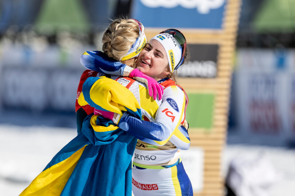 Frida Karlsson och Ebba Andersson under skid-VM i Planica. Arkivbild.