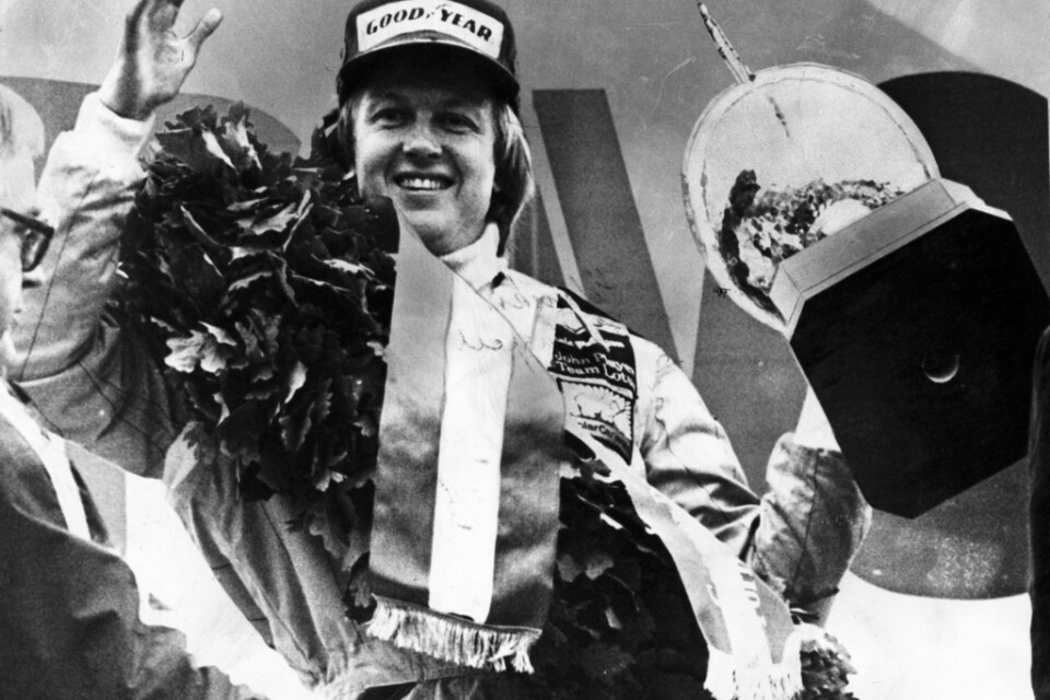 Ronnie Peterson jublar efter sin andra GP-seger för säsongen 1978 på Zeltwegbanan i Österrike. Arkivbild.