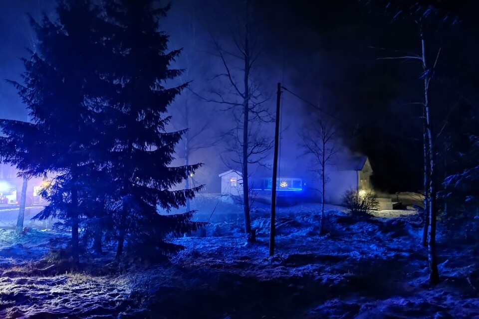 Under torsdagskvällen uppstod en omfattande brand i en villa på Skuremålavägen i Ronneby.