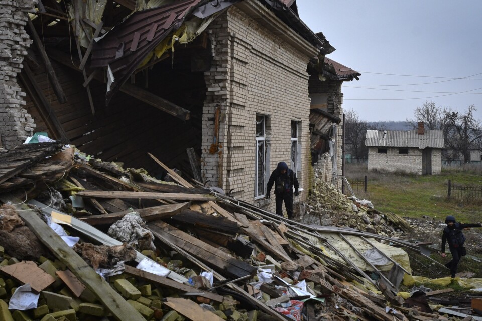 De ukrainska flyktingarna har i många fall flytt från sönderbombade städer.