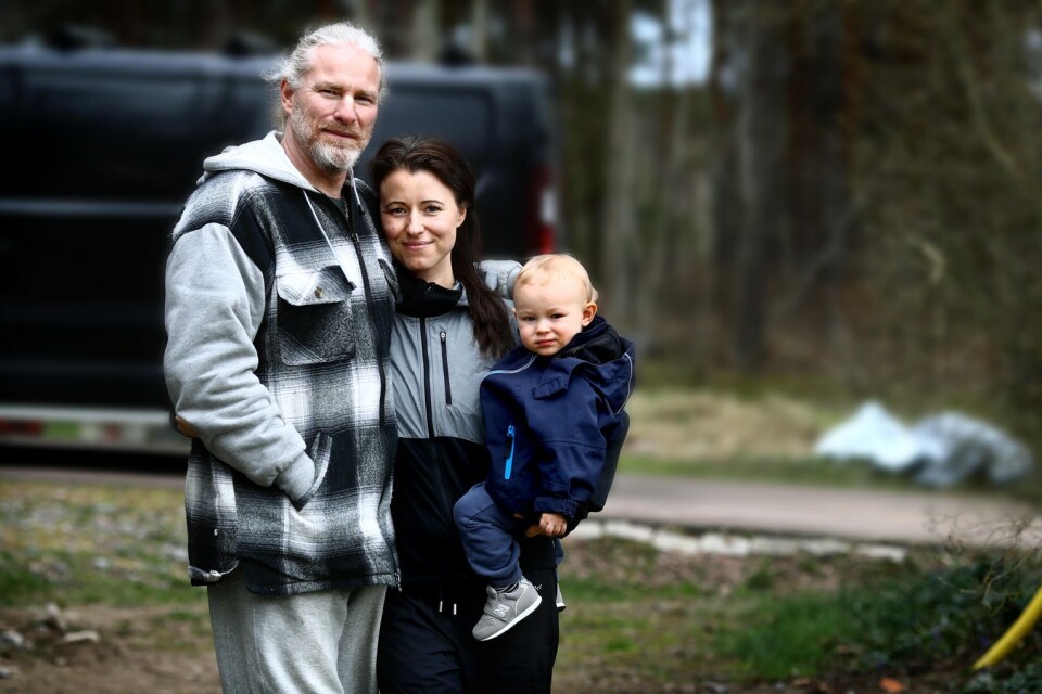 Familjen Walla-Stålbrand, Peter, Patricia och sonen Milton drabbades hårt av coronaviruset. ”Det här är tio gånger värre än det sjukaste jag varit i influensa”, säger Peter Walla-Stålbrand.