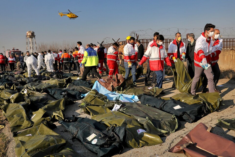 Det fanns inget som räddningspersonalen kunde göra efter flygolyckan norr om Teherans internationella flygplats. 176 personer omkom.