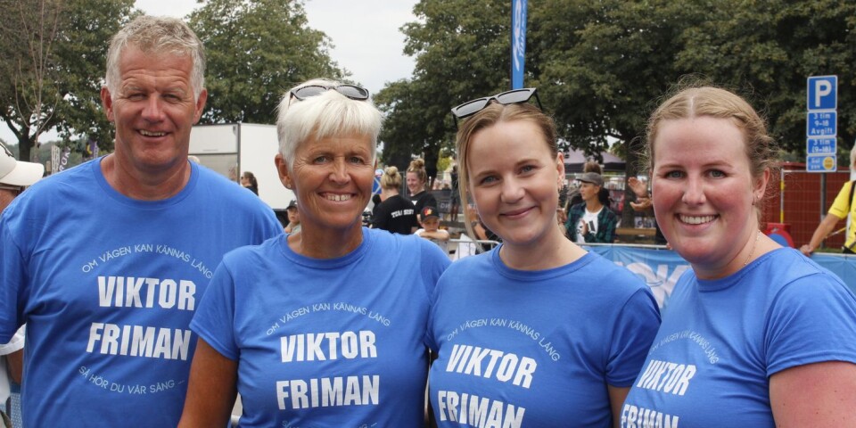 De gör Ironman till en folkfest: ”Kul att hjälpa folk in in i mål genom att heja”