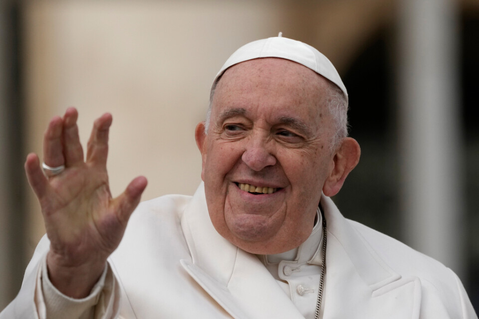 Påve Franciskus på Petersplatsen den 29 mars, samma dag han lades in på sjukhus.