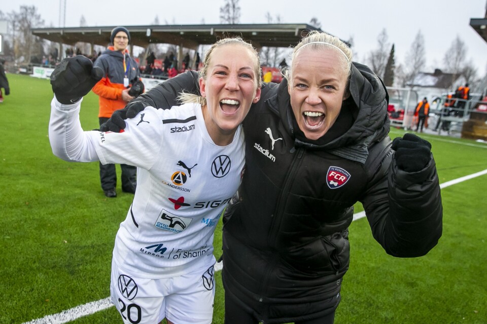 Rosengårds Mia Persson och Caroline Seger jublar efter SM-guldet