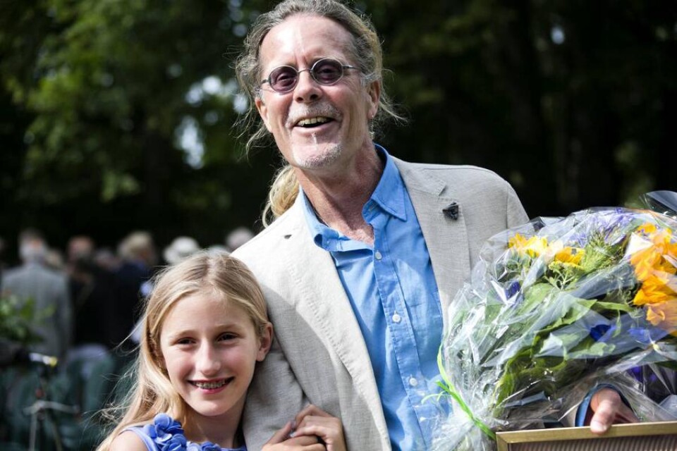 Per Hallberg hade med sig sin dotter Svea när han tog emot Sollidenpriset och utnämndes till Årets ölänning på måndagen.